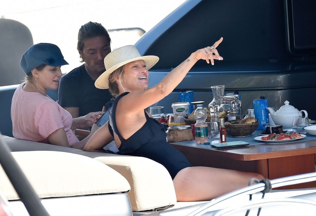 Kate-Moss-Sexy-The-Fappening-Blog-com-43-2-1024x703