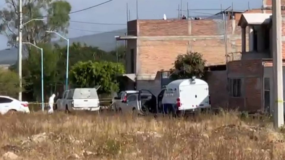 Al interior de la casa de un policía, cuatro personas son asesinadas a balazos