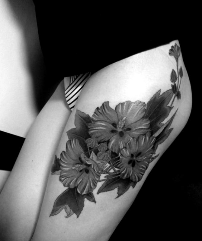Black-and-white-flower-tattoo 512235 (69)