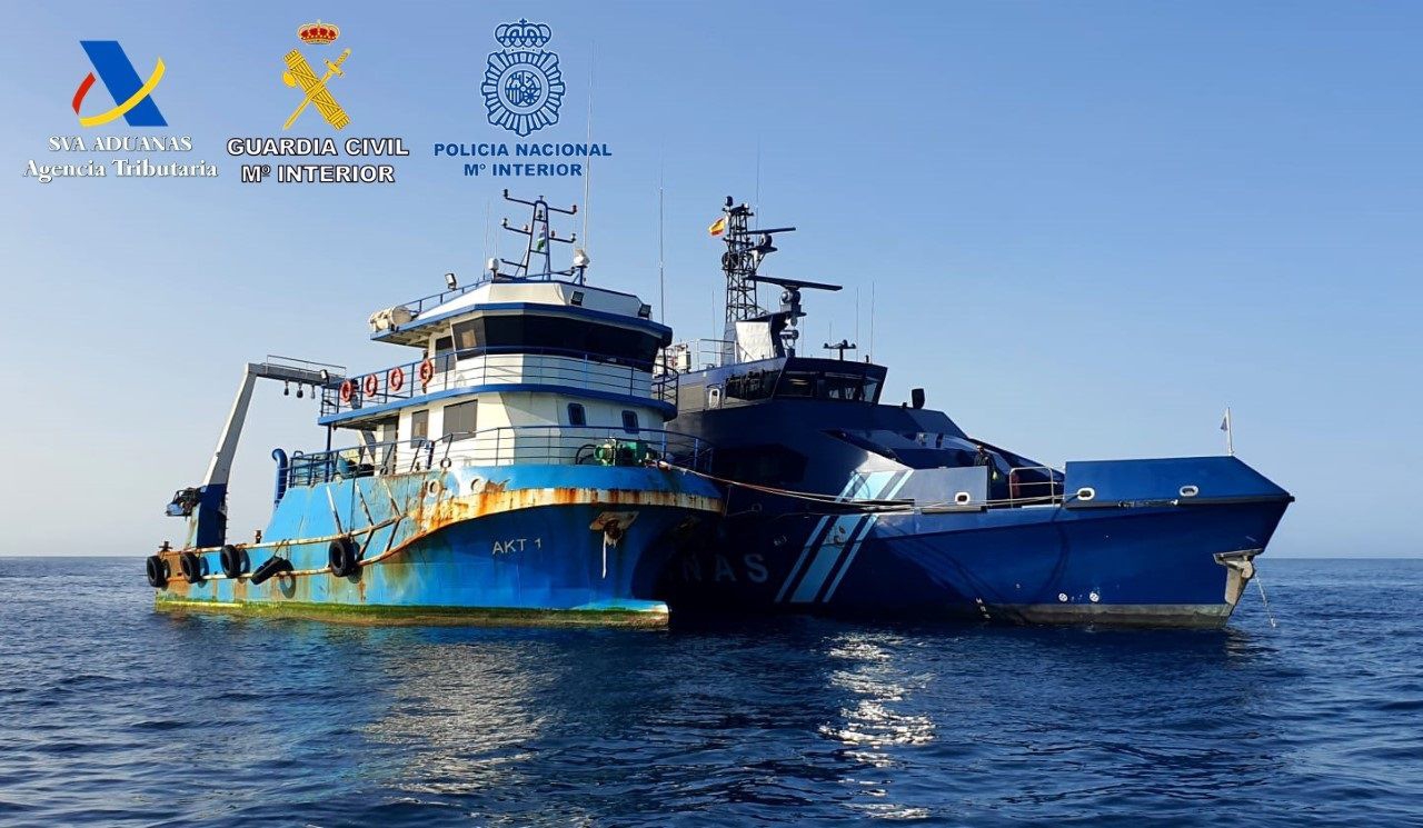 España arresta a cinco en redada de cocaína frente a las Islas Canarias
