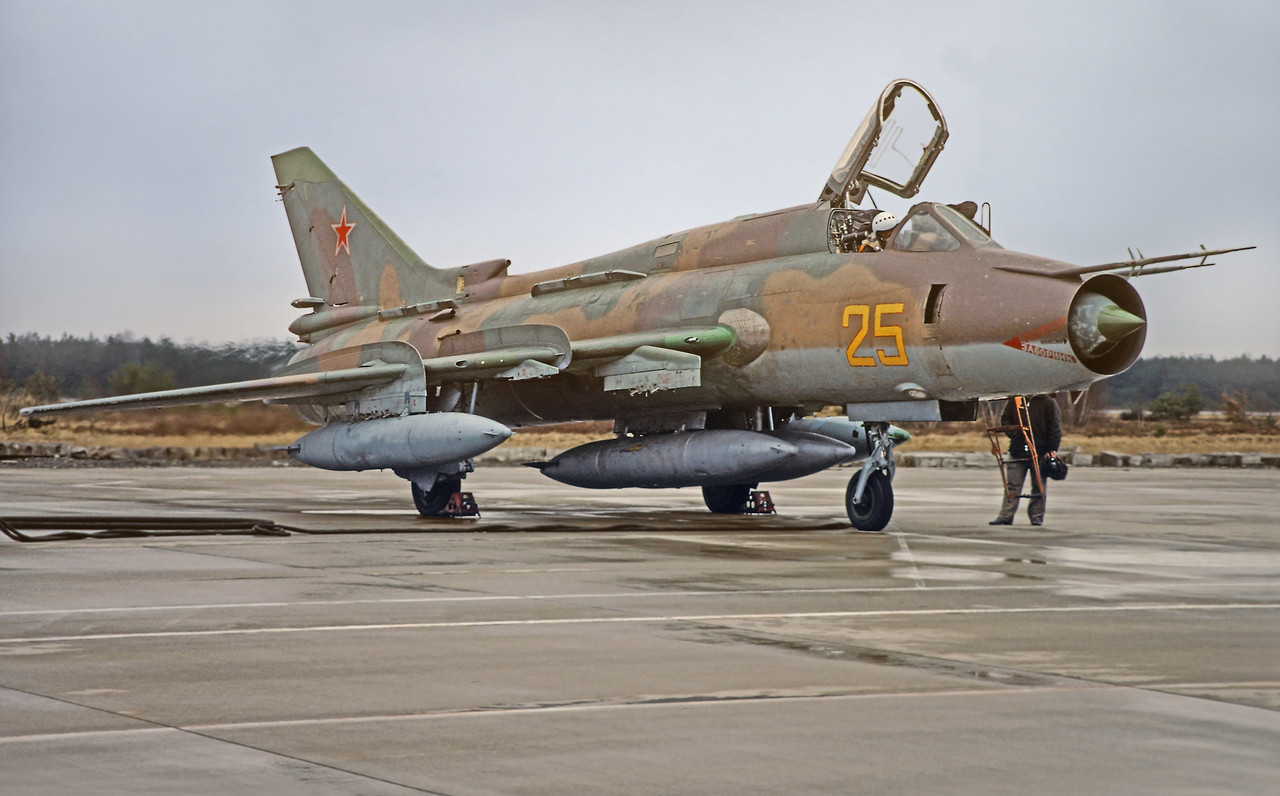 20 GvAPIB Su-17M4 25 yellow_10402 (3)