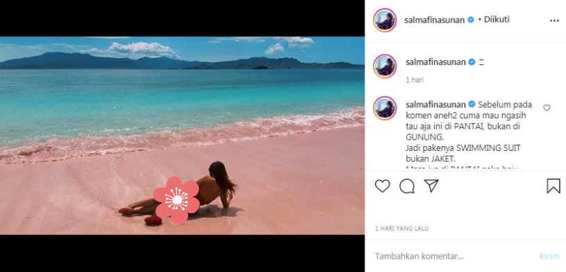 Salmafina Sunan saat berada di Pantai Merah Muda, Labuan Bajo