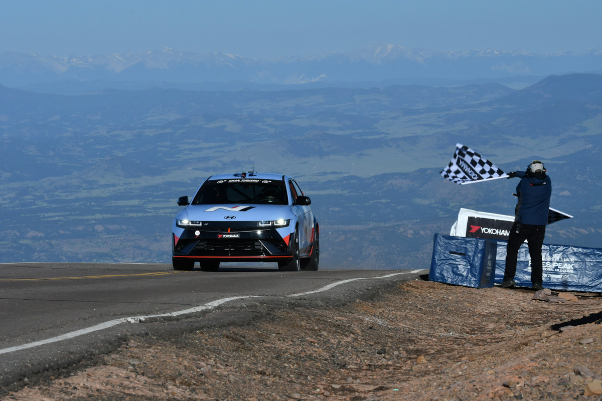 60194-HyundaiMotorsIONIQ5NSetsBenchmarkforCrossoverEVsatPikesPeakInternationalHillClimb