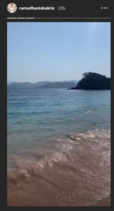 Momen liburan Nia Ramadhani yang diunggah di Instagram Stories