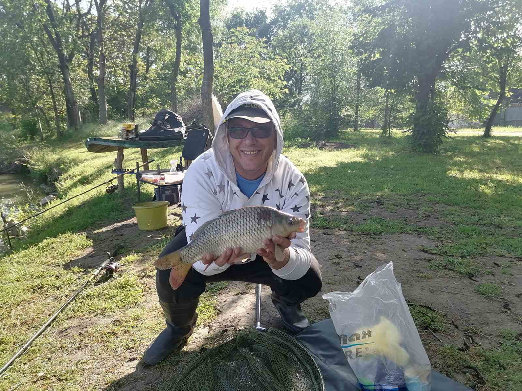 039537AA-535B-4F34-9C5D-FCC0ECEC4CB1