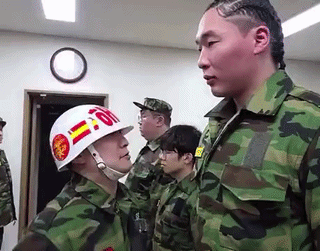 ezgif-2dfe339406263484.gif