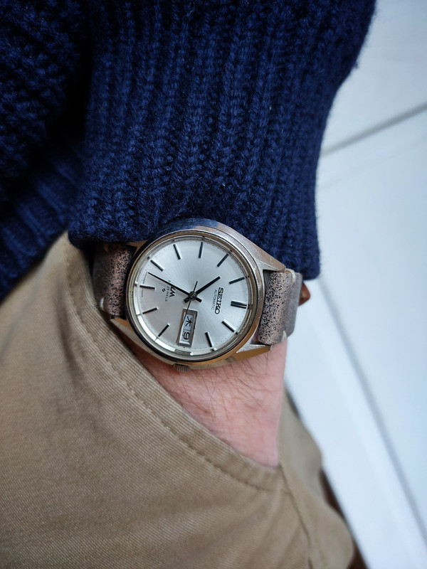 Des montres ... un livre ... - Page 21 1000061696