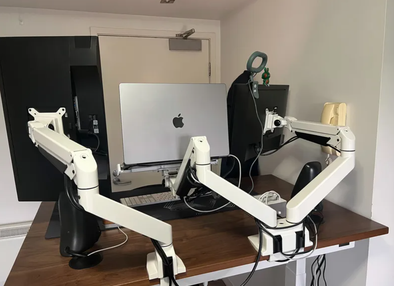 Снимок экрана 2025 12 27 170914