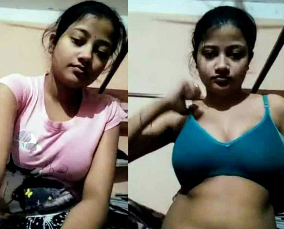Horney Desi girl showing her huge boob