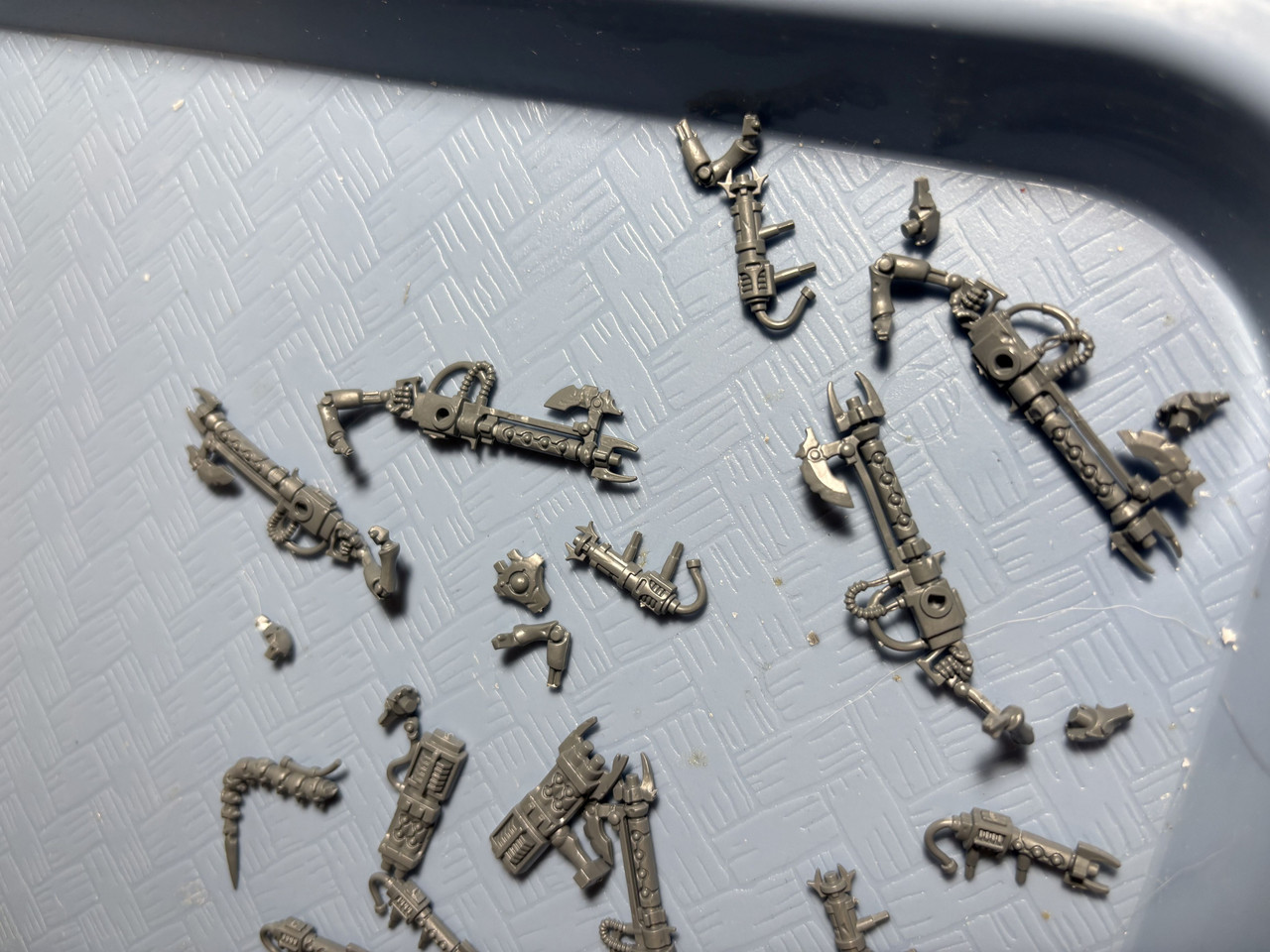 Necrons Assorted Bits from Tomb World Box 02