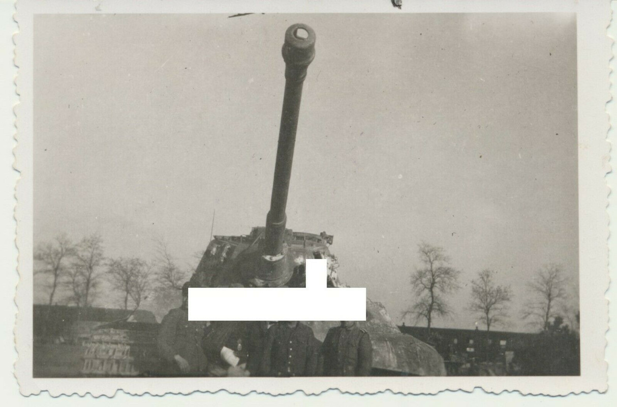 Panzer Tiger II Königstiger mit Besatzung Schwere Pz Abteilung
