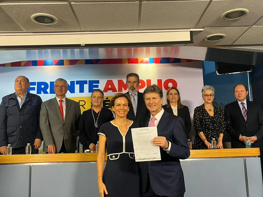 Se registra Enrique de la Madrid para encabezar al Frente Amplio por México