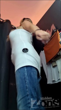 [Image: Voyeur35155152938.jpg]