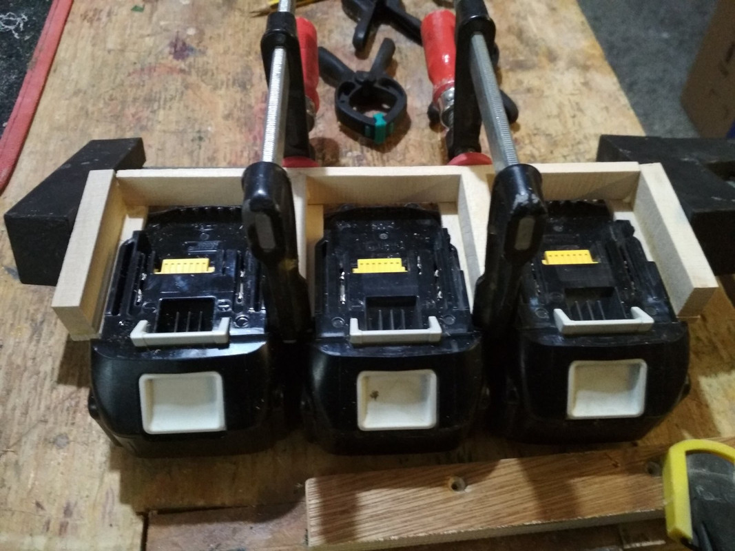 82B6C4B5-C4A8-460E-AD43-45C4AA951105