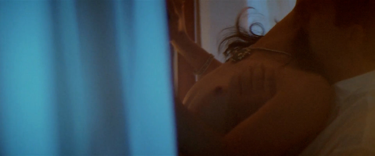 Madeleine.Stowe_Revenge.00_02_43_08.Still012