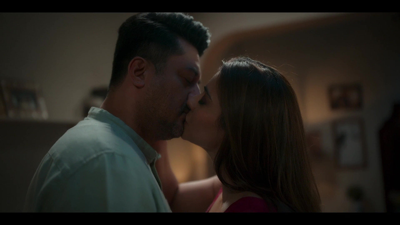 “Kajol Devgan in HOT Trial S2 – A Visual Treat for Fashion Lovers”