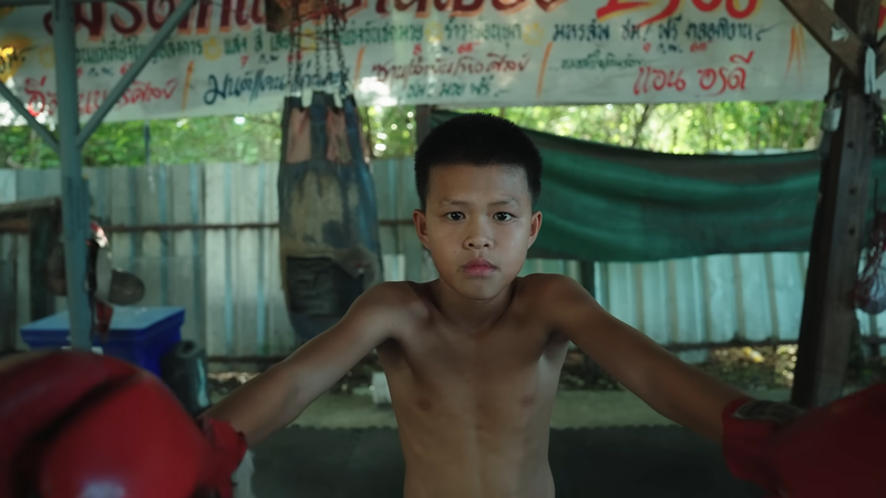 Муай тая спасява детски животи в Тайланд