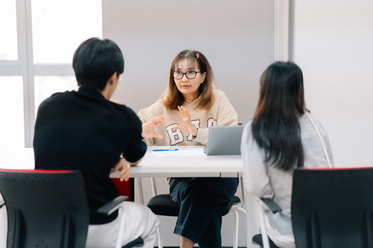 ที่ปรึกษาให้คำแนะนำในงานเรียนต่อต่างประเทศ 2026 RSU Study Abroad