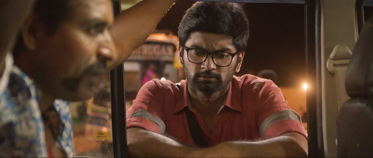 Gemini Ganeshanum Suruli Raajanum 2017 WebRip [Tamil] 480p, 720p ESub Screenshot