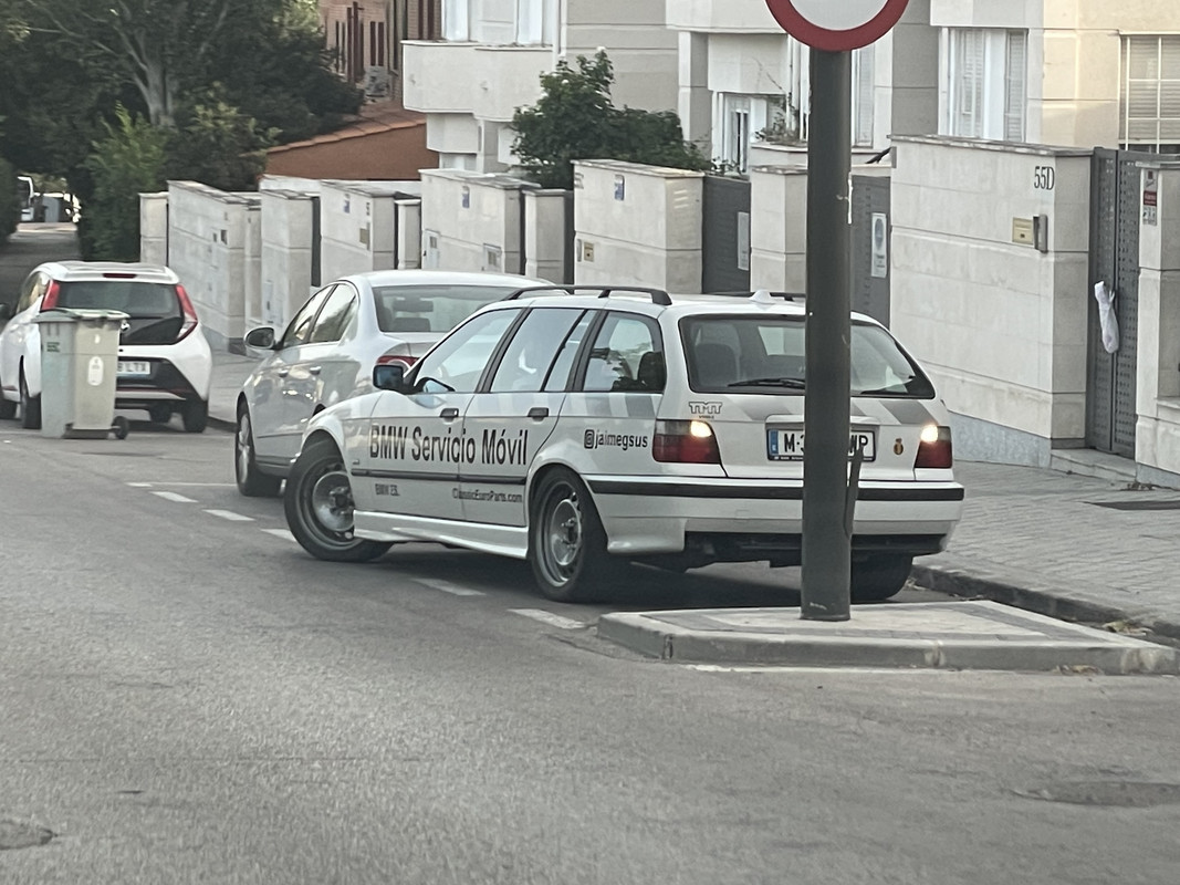 2988-FC1-D-A3-C9-47-AC-AC35-57-A92551496-A.jpg