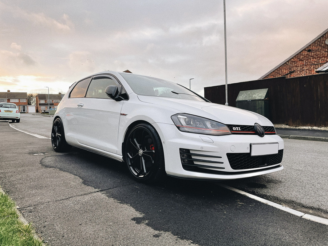 0005668D-A137-49FF-8020-8DC38B3A58EF