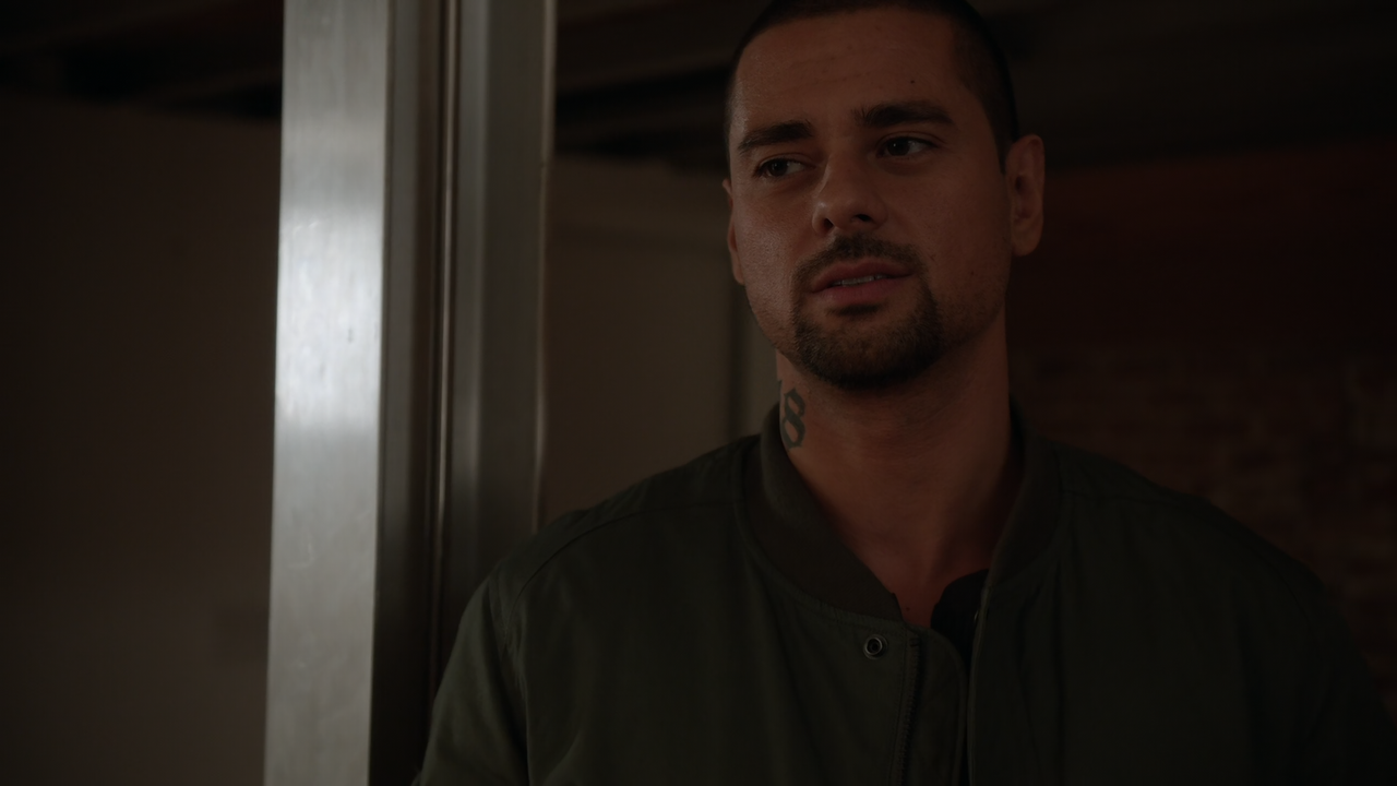 Power.S02E04.You're.the.Only.Person.I.Can.Trust.1080p.10bit.BluR