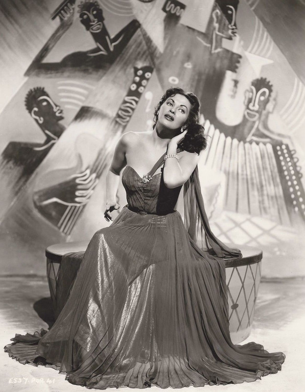 Yvonne_De_Carlo_c49