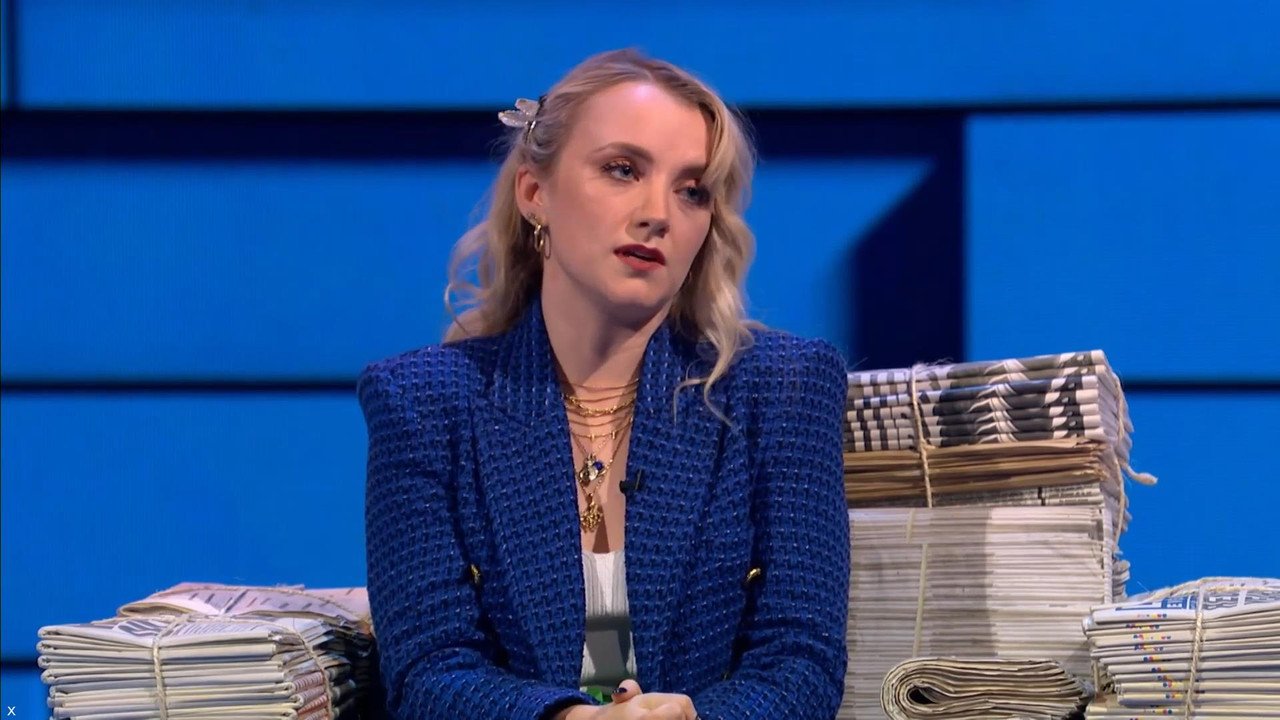 Evanna Lynch 041121.mp4_snapshot_04.19_[2021.11.04_23.53.54]