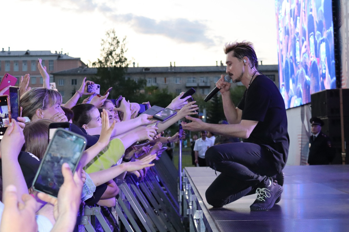 Концерт, посвящённый 75-летию города Лесной и комбината ЭХП (19 июня 2022) (6)