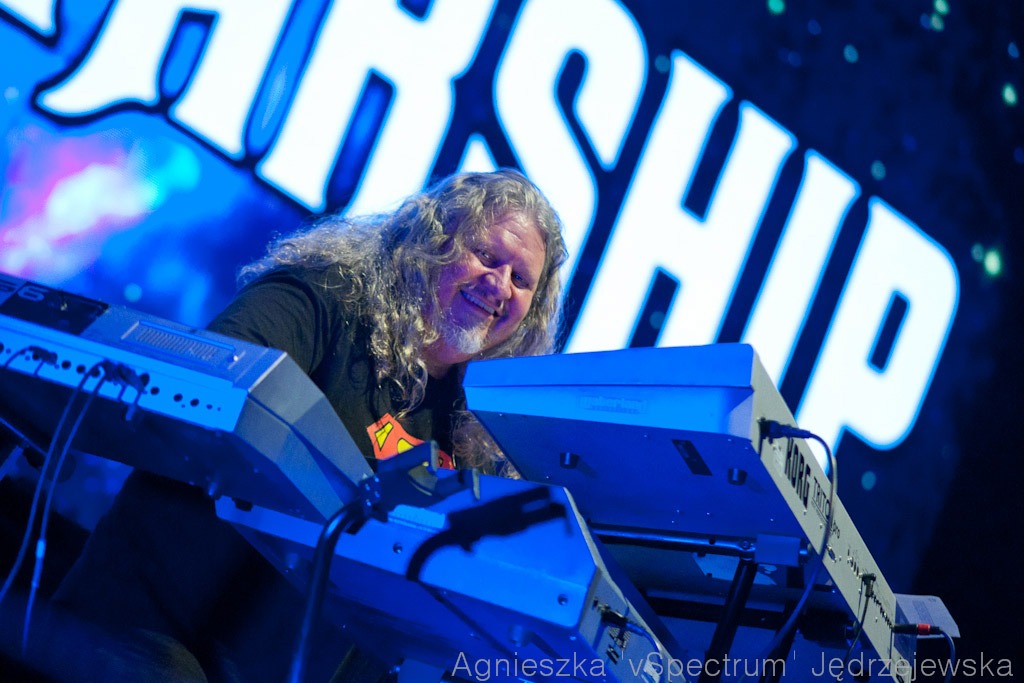 [Obrazek: v-Spectrum-Jefferson-Starship-1415.jpg]