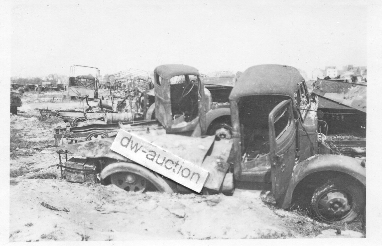 Dünkirchen Dunkerque , zerstörtes Fahrzeug am St