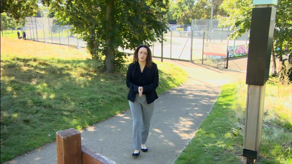 BBC London News_20210924_18301900.ts_snapshot_06.18.125