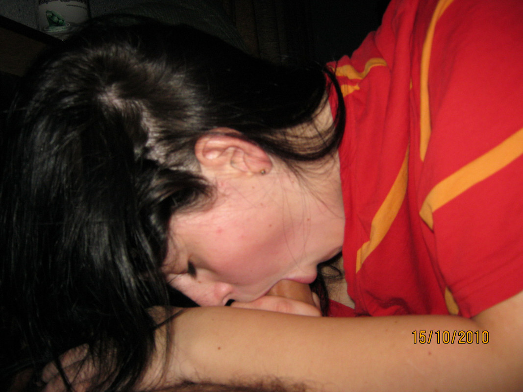 Esta chicas le gusta ver la leche en su cuerpo