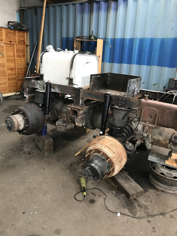 FBD2B046-18BA-4521-8557-7EE15D938376