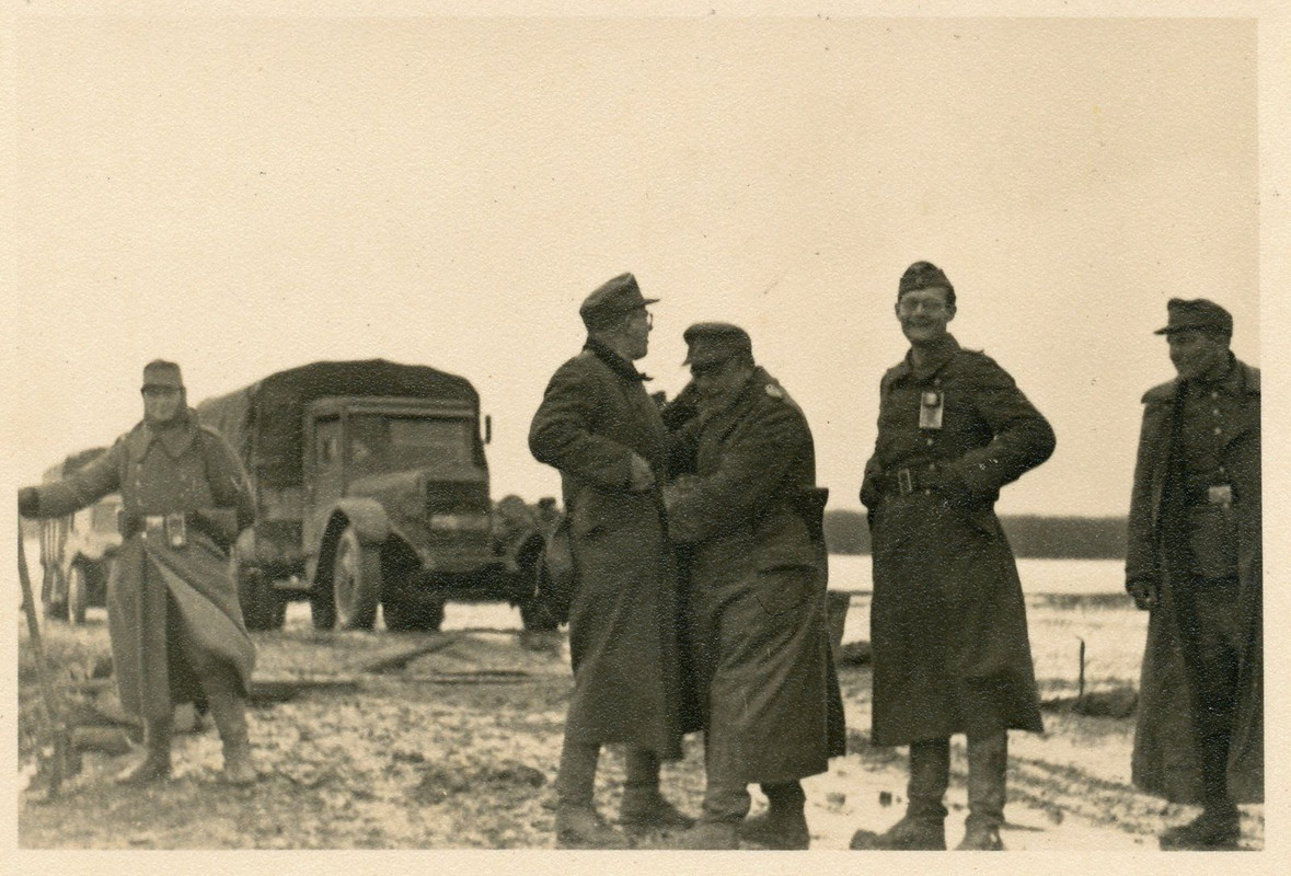 2. WK Originalfoto Rückzug 22.3.44 Soldaten