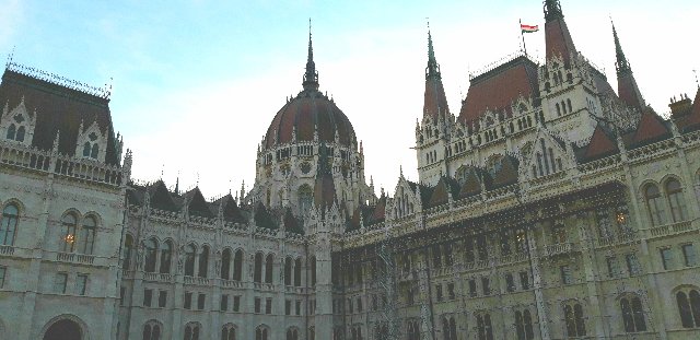 Puente de las Cadenas, Noria, estatuas, Parlamento, Catedral etc - BUDAPEST EN UN FIN DE SEMANA (42)