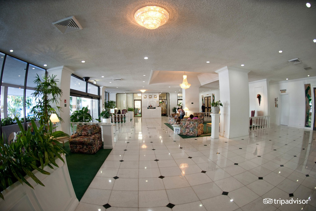 lobby royal kuhio v328299