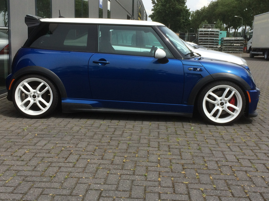 2DCCA990-090F-4D74-8515-9019CDF7A84D