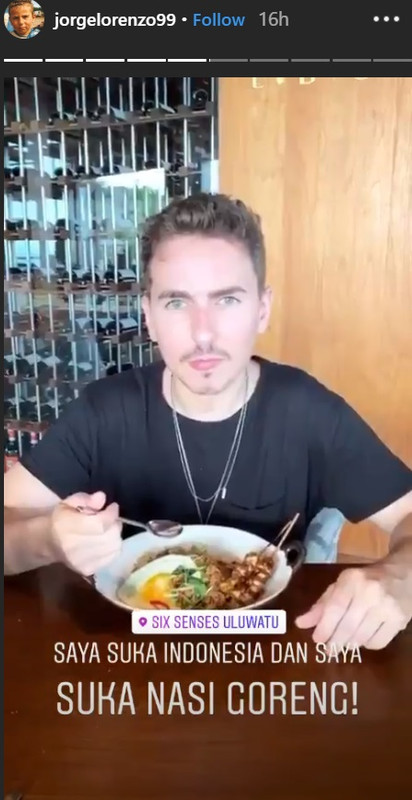 Jorge Lorenzo makan nasi goreng di Bali