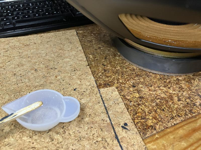 [Bild: Zentrierspinne-Klebung1.jpg]