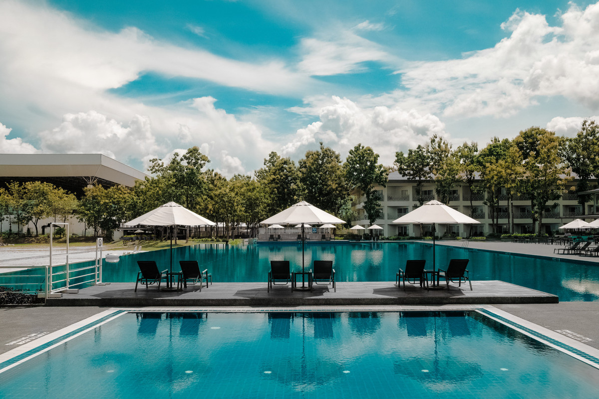 turquoise-sw-imming-pool.jpg