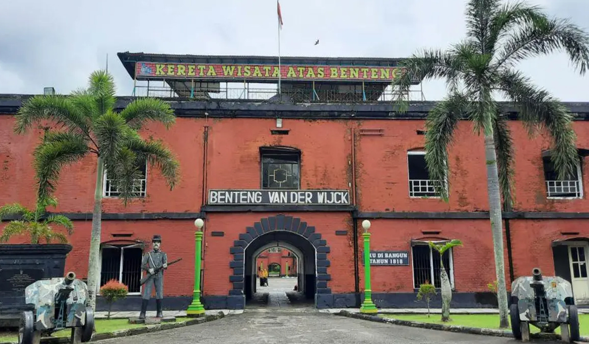 Menyusuri Jejak Kolonial di Benteng Van Der Wijck yang Penuh Aura Sejarah