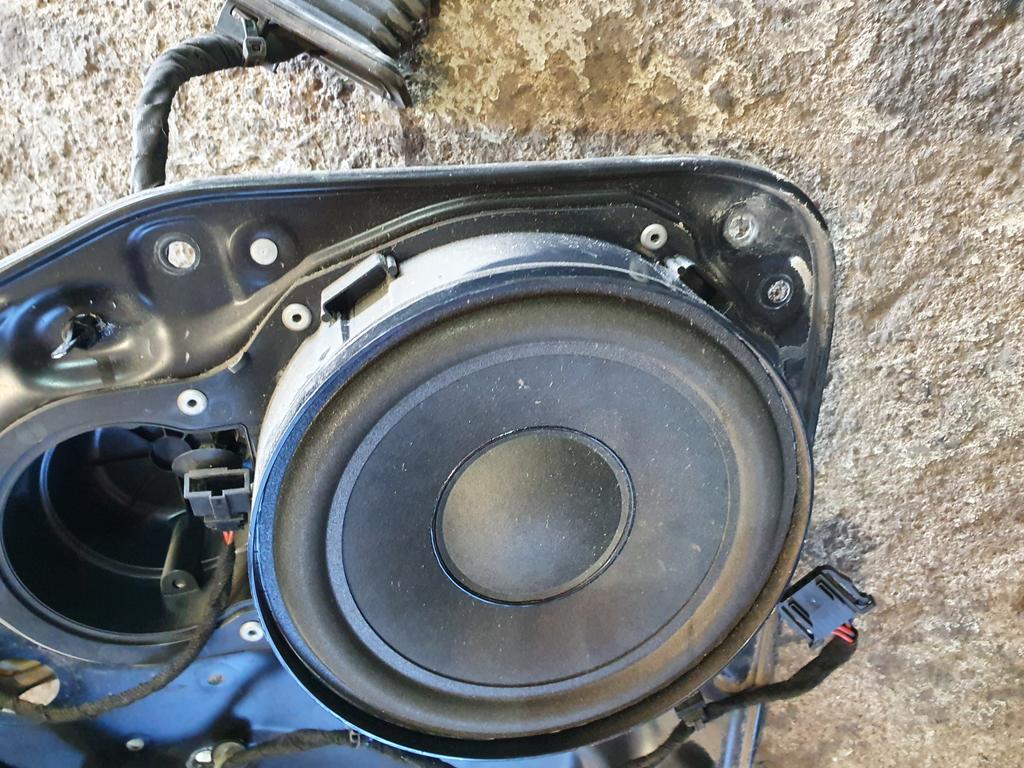 Динамик двери