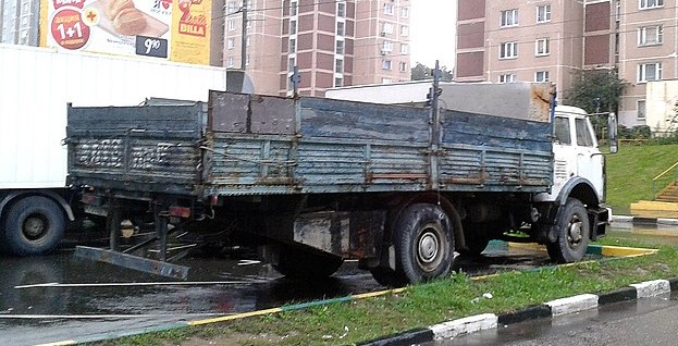 МАЗ-53352