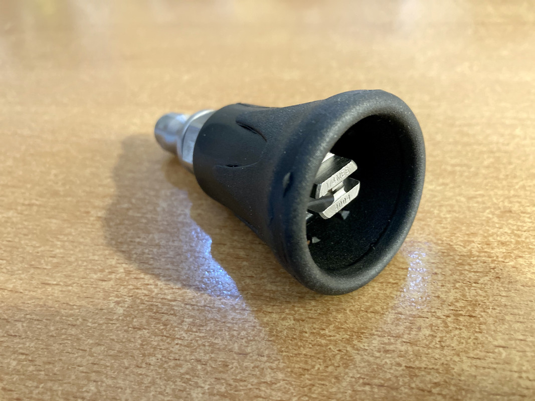 DEEF7552-4D95-4F6B-A650-B38A526A489D