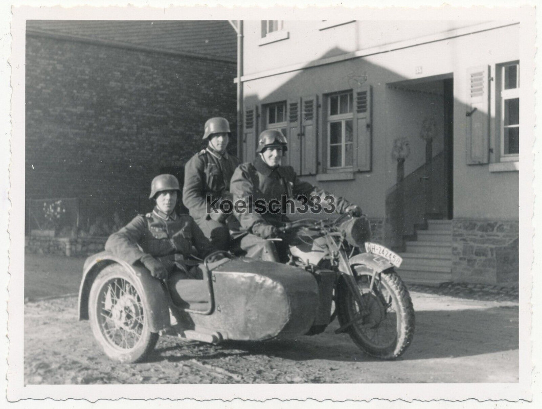 Foto Soldaten der Wehrmacht mit einem Zündapp Motorrad Gespann ...