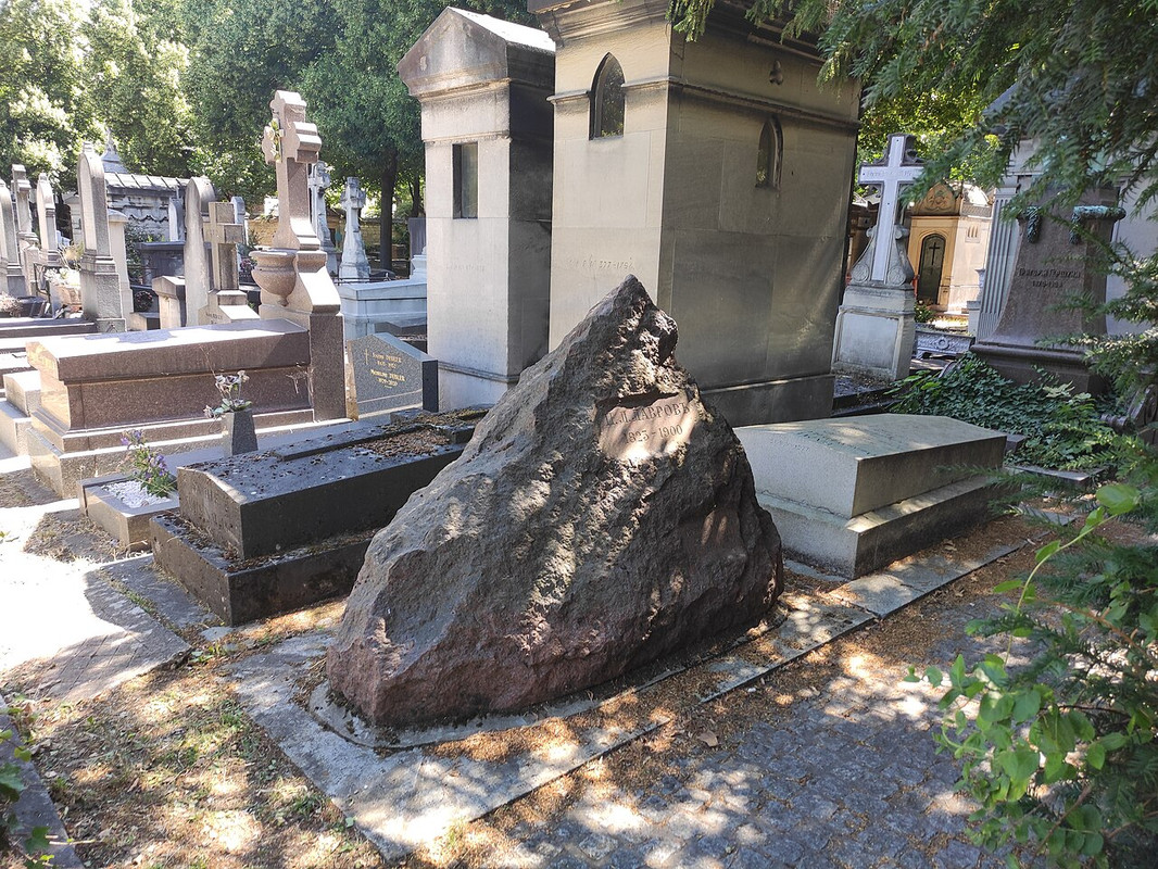 Tombe-Pierre-Lavrov