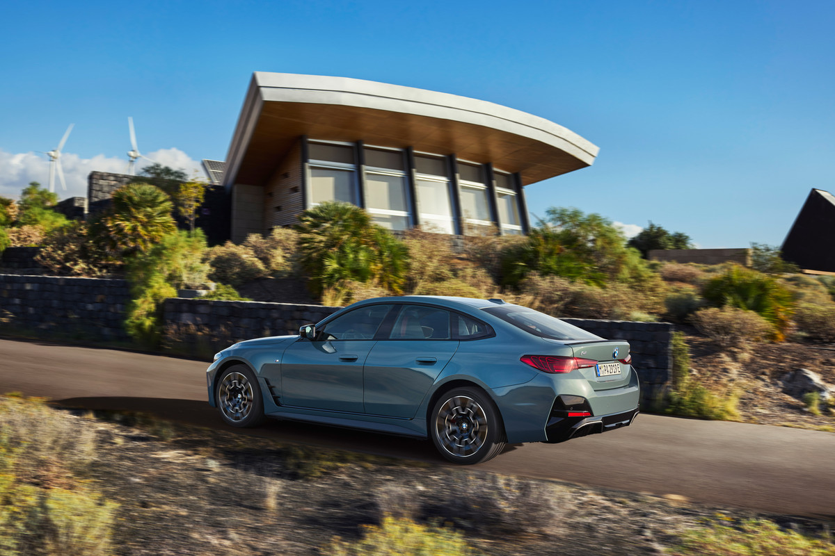 P90546647_highRes_the-new-bmw-i4-m50-x
