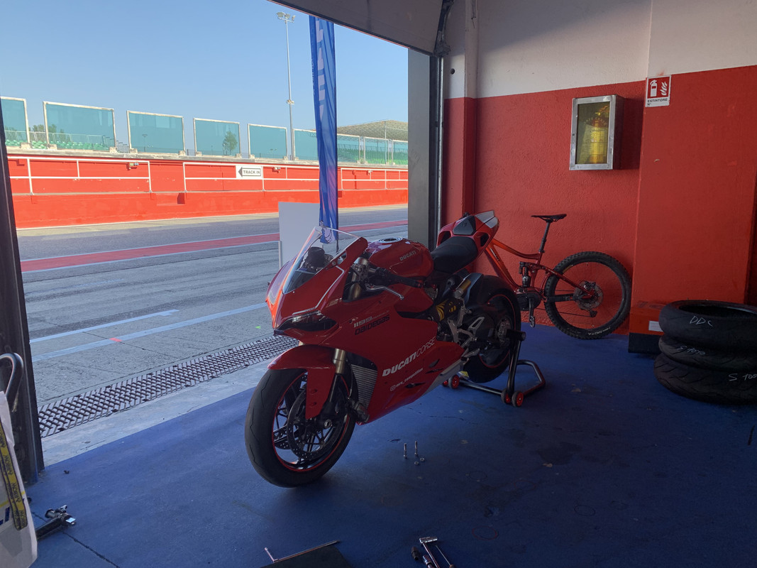 315D8A8A-6322-4B30-BB6D-C6DD84B567A4