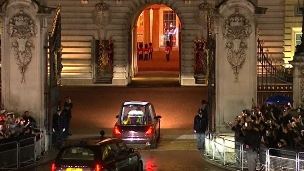 Isabel II vuelve a casa; restos llegan al Palacio de Buckingham